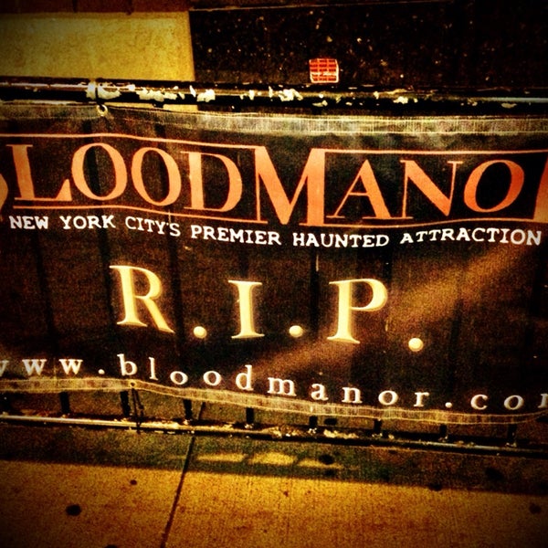 Photo taken at Blood Manor by Randy B. on 10/12/2013