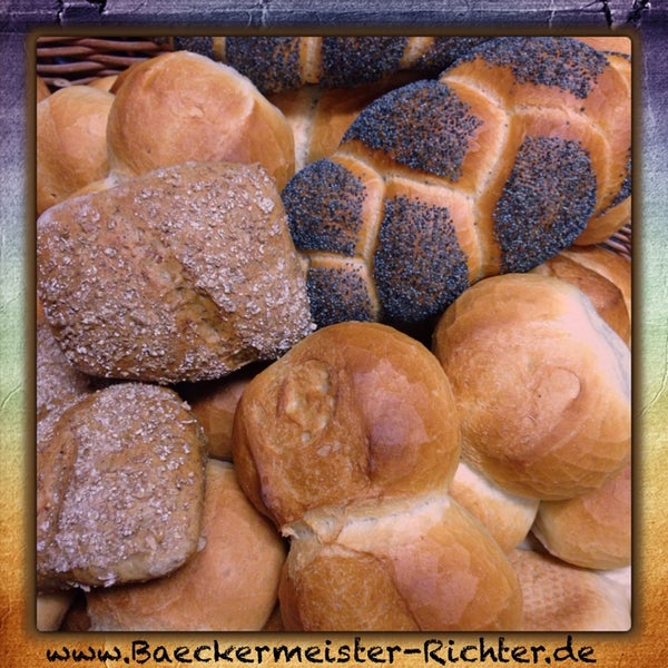 รูปภาพถ่ายที่ Bäckerei Richter โดย Stefan R. เมื่อ 5/24/2014