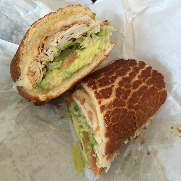 Foto scattata a The Sandwich Spot da nichole b. il 12/31/2015