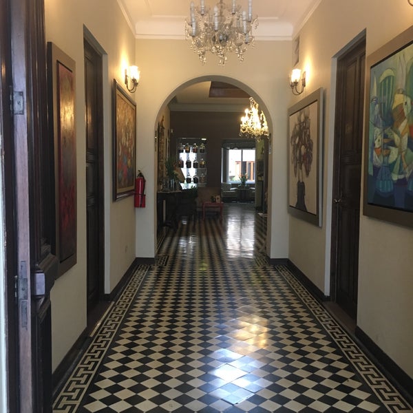 Foto tirada no(a) Antigua Miraflores Hotel Lima por Carlos D. em 6/24/2017