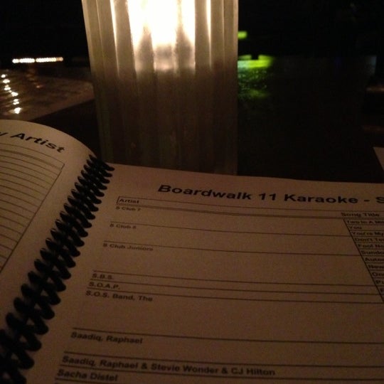 11/28/2012にkatrinahがBoardwalk 11 Karaoke Barで撮った写真