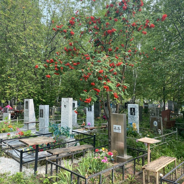 Екатеринбург Северное кладбище Церковь Всех Святых Фотография
