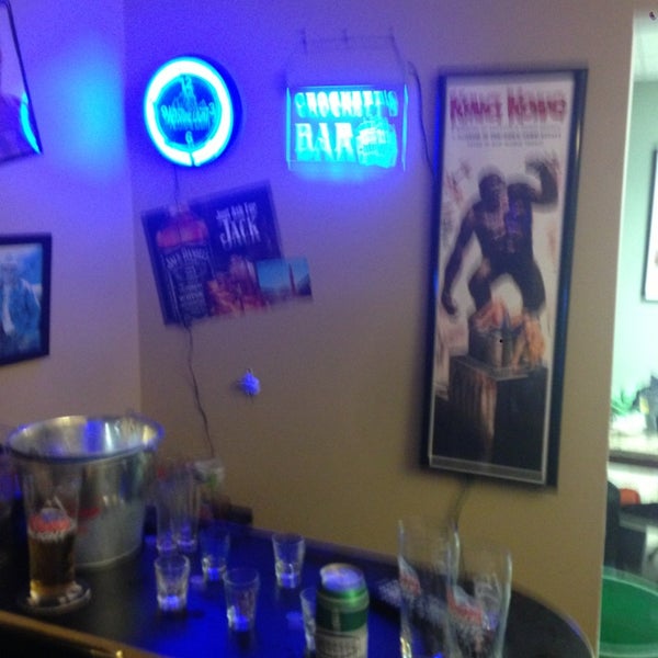 Кофейни в брутальном стиле. T r бар. T r бар. Копченый пес бар ярославль. T r бар.