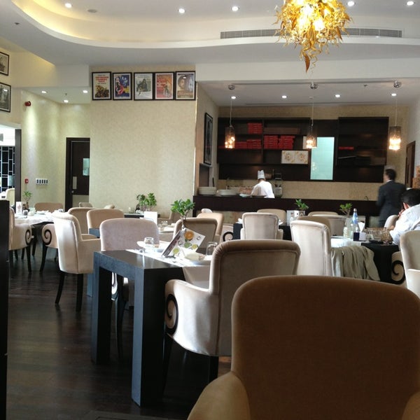 Photo taken at Italianissimo Restaurant Dubai by æ 💫 on 7/1/2013