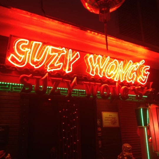 Photo taken at Suzy Wong’s by Alya S. on 10/1/2012