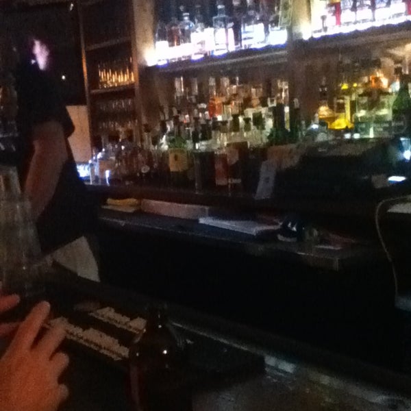 5/1/2013にCherie D.がIdle Hands Barで撮った写真