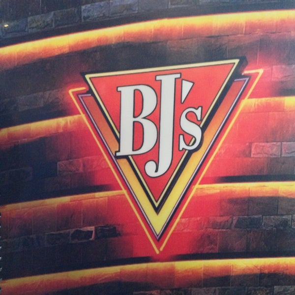 Foto tirada no(a) BJ&#39;s Restaurant &amp; Brewhouse por Bryan J. em 5/7/2013