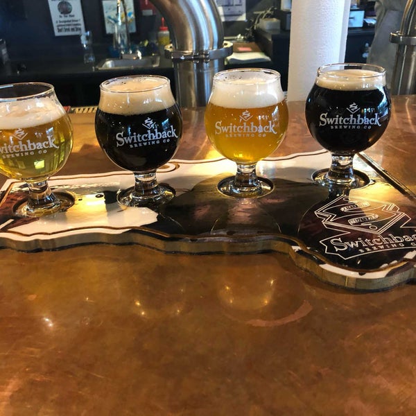 Photo prise au The Tap Room at Switchback Brewing Company par Tim B. le1/10/2020