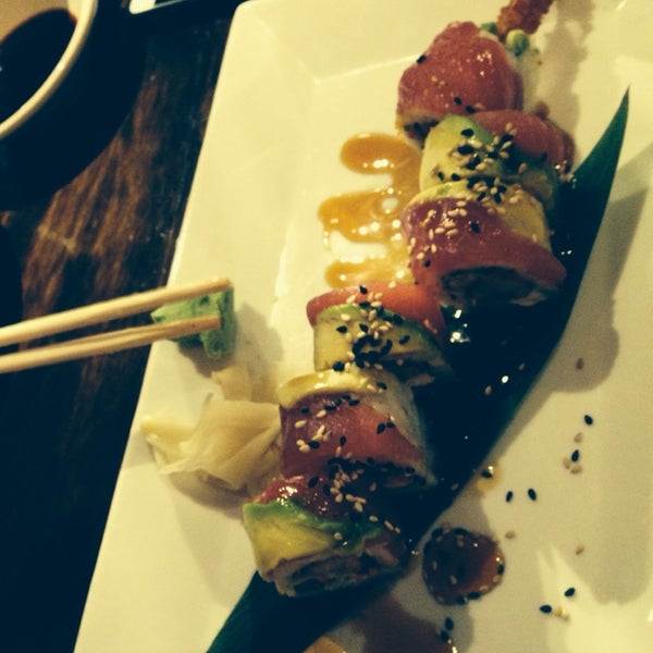 Снимок сделан в Hog Snappers Shack &amp; Sushi пользователем Michele K. 4/13/2014