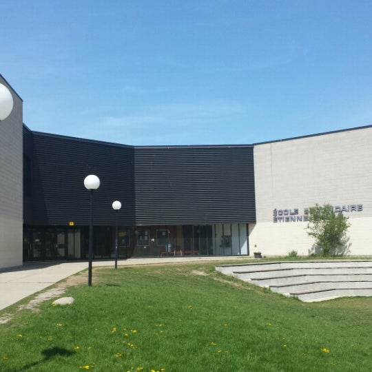 Ecole Secondaire Etienne Brule St. Andrew Windfields Toronto, ON