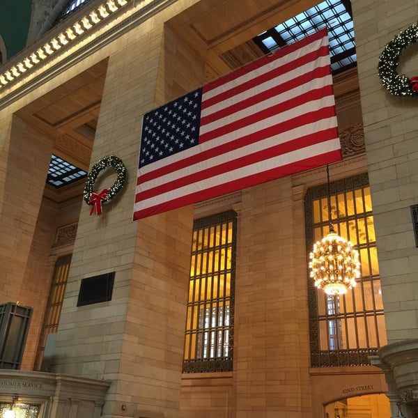 Photo taken at Grand Central Terminal by Loic L. on 12/29/2014