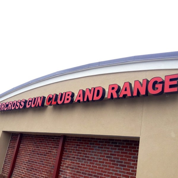 Foto tirada no(a) Norcross Gun Club &amp; Range por Matt S. em 2/26/2013