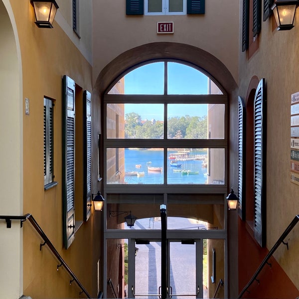 Photo prise au Loews Portofino Bay Hotel at Universal Orlando par Alison W. le1/19/2021