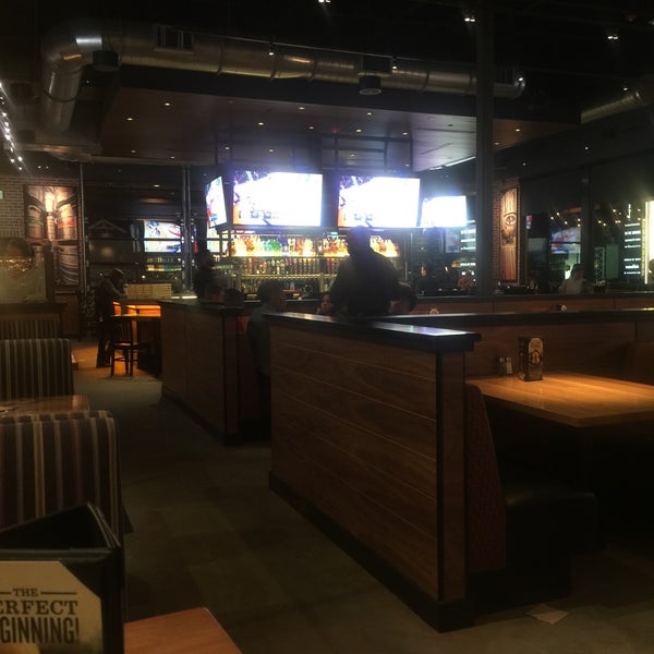 Photo taken at BJ&#39;s Restaurant &amp; Brewhouse by Edgar W. on 2/20/2017