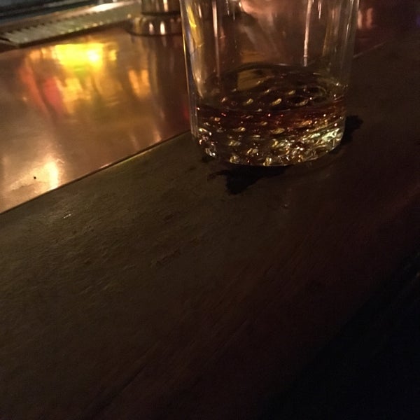 2/3/2018 tarihinde Frances B.ziyaretçi tarafından Bar Six'de çekilen fotoğraf