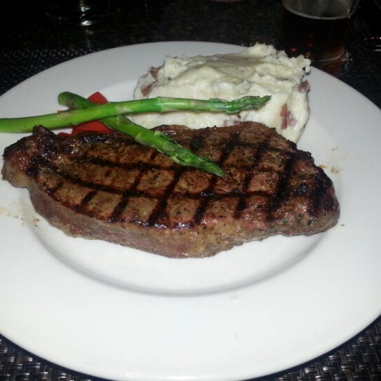 Das Foto wurde bei The Keg Steakhouse + Bar - Chandler von Lincoln R. am 1/9/2013 aufgenommen