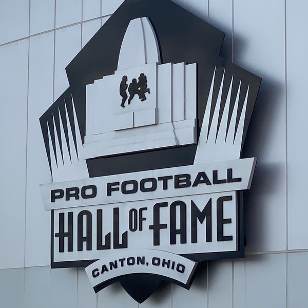 รูปภาพถ่ายที่ Pro Football Hall of Fame โดย Jason K. เมื่อ 7/9/2022