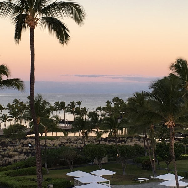 Foto tirada no(a) Waikoloa Beach Marriott Resort &amp; Spa por Jason K. em 3/17/2019