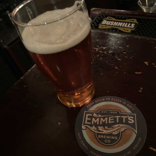 Foto diambil di Emmett&#39;s Tavern &amp; Brewing Co. oleh Jeremy C. pada 2/17/2022