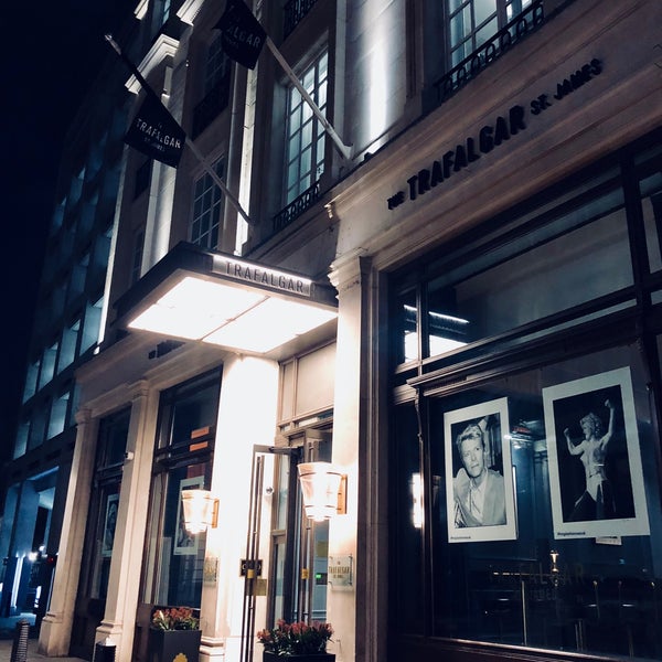 Foto tirada no(a) The Trafalgar St. James London, Curio Collection by Hilton por Ded Ž. em 2/5/2018