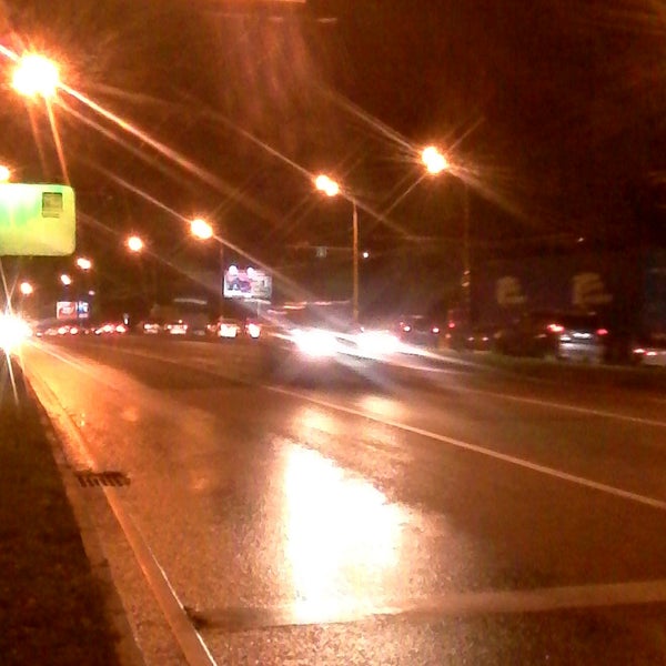 остановка запрещена на мостах эстакадах. остановка запрещена. остановился в 12. остановка и стоянка тс. остановка вне населенного пункта на левой стороне.