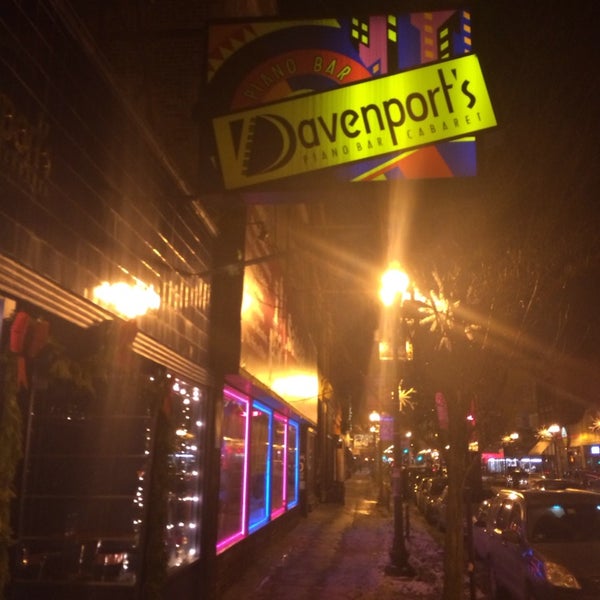 รูปภาพถ่ายที่ Davenport&#39;s โดย Jordan เมื่อ 12/12/2013