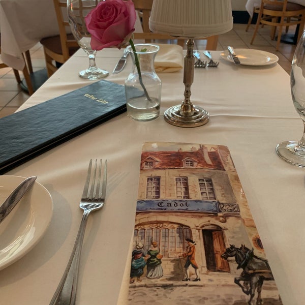 Foto scattata a Cadot Restaurant da Becky F. il 5/23/2019