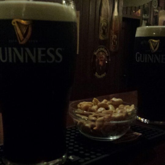 รูปภาพถ่ายที่ Ryan&#39;s Irish Pub โดย Gabriela M. เมื่อ 1/12/2014