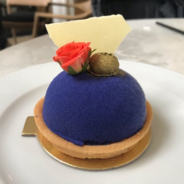 Foto tomada en Maria Antonieta - Bistrô, Boulangerie &amp; Pâtisserie  por Helder C. el 4/28/2019