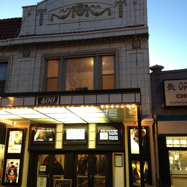 Foto scattata a New 400 Theaters da Jody R. il 1/1/2013
