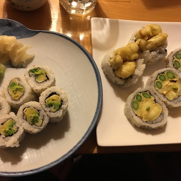 Foto scattata a Cha-Ya Vegetarian Japanese Restaurant da Yui il 3/18/2018