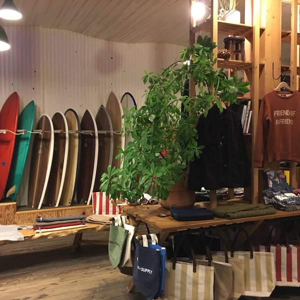 Foto tirada no(a) Pilgrim Surf + Supply por Yui em 9/19/2016