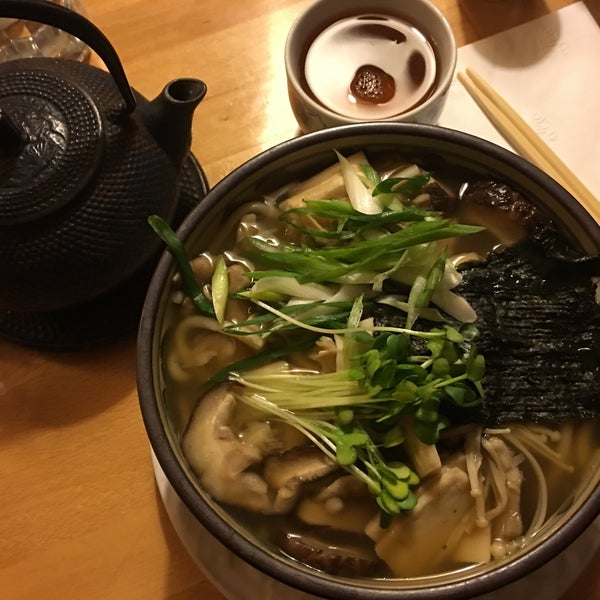 Photo taken at Cha-Ya Vegetarian Japanese Restaurant by Yui on 3/18/2018