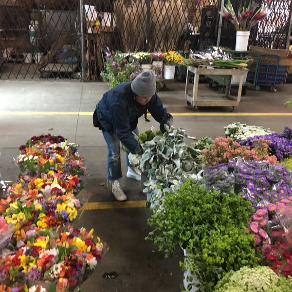 Photo taken at SF Flower Mart by Yui on 4/24/2018