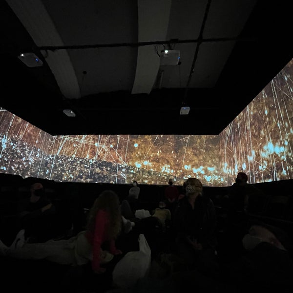 รูปภาพถ่ายที่ Gray Area Art &amp; Technology Theater โดย Yui เมื่อ 8/2/2021