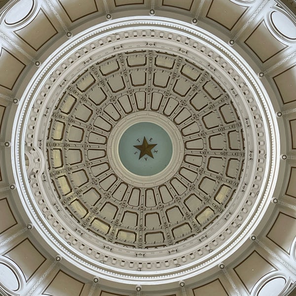 Снимок сделан в Капитолий штата Техас пользователем Yui 4/4/2024