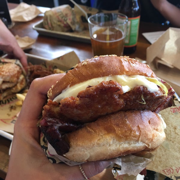 1/30/2016 tarihinde Yuiziyaretçi tarafından Big Chef Tom’s Belly Burgers'de çekilen fotoğraf
