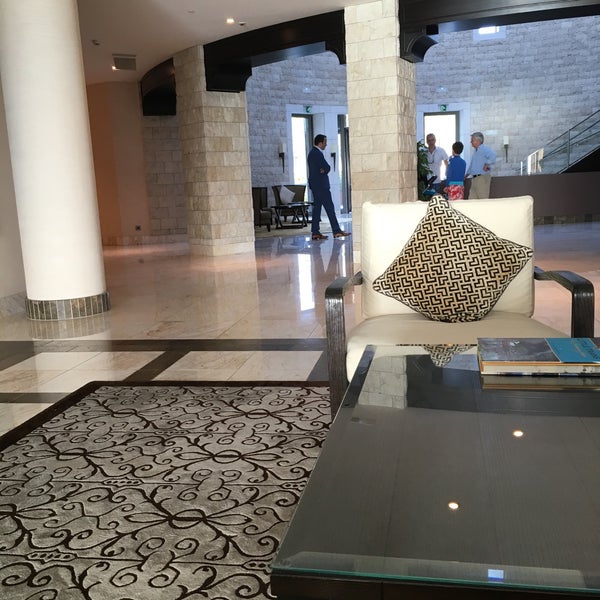 Foto diambil di Jumeirah Port Soller Hotel &amp; Spa oleh Angelina D. pada 8/28/2016