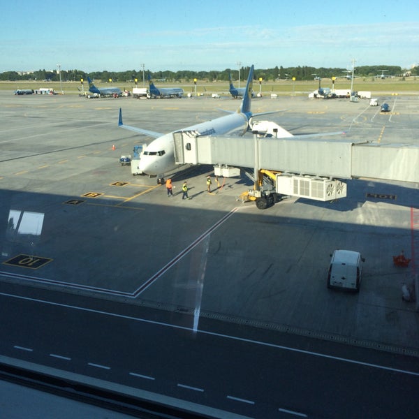 6/23/2015にEemil V.がボルィースピリ国際空港 (KBP)で撮った写真