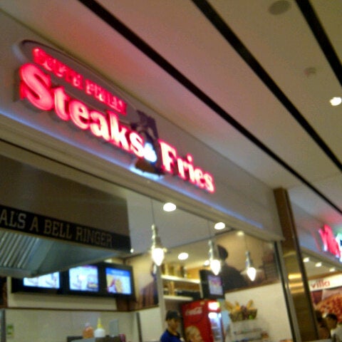 Foto diambil di Steak &amp; Fries South Philly oleh Sedef A. pada 10/1/2012