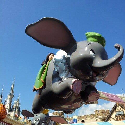 次での写真 空飛ぶダンボ Dumbo The Flying Elephant 舞浜1 1