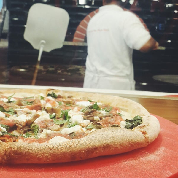 1/31/2014にShamsa A.がThe Pizza Guysで撮った写真