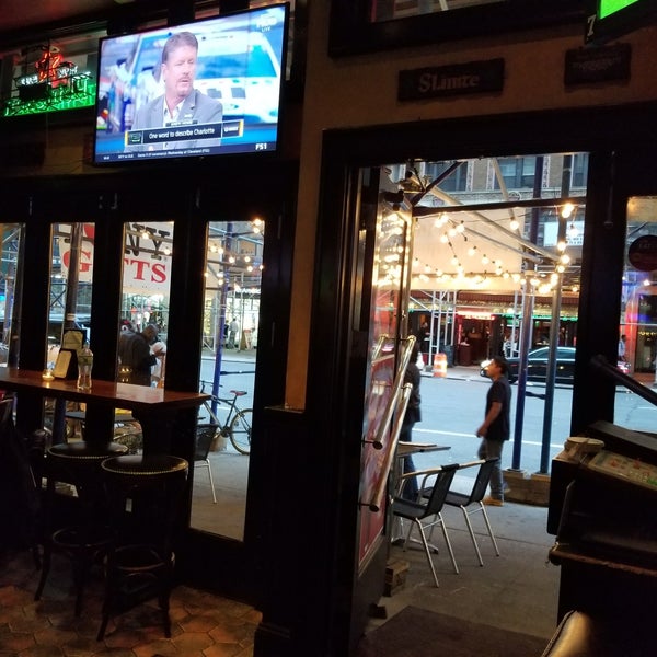 10/5/2017 tarihinde Joey R.ziyaretçi tarafından The Irish Pub'de çekilen fotoğraf