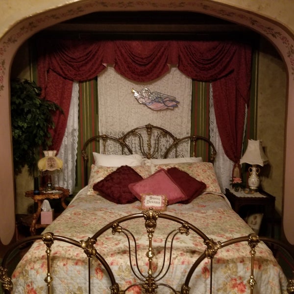 Photos At Schuster Mansion Bed Breakfast 3209 W Wells St - 