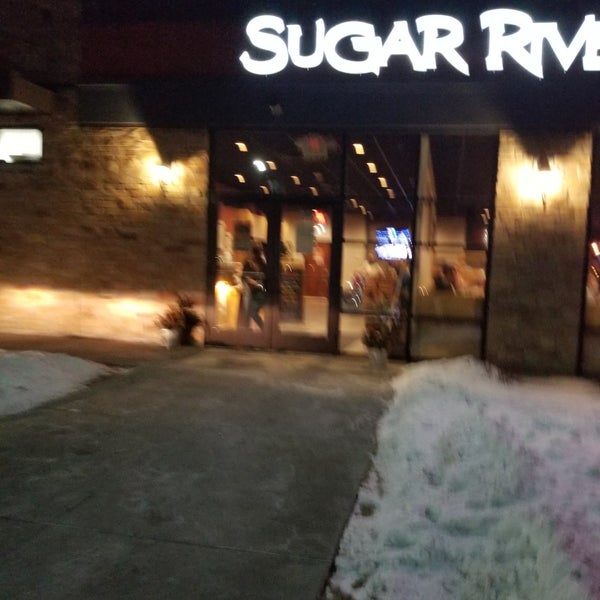Foto diambil di Sugar River Pizza oleh Joey R. pada 3/10/2018