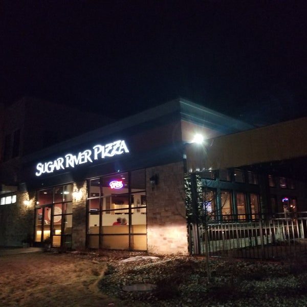 Photo prise au Sugar River Pizza par Joey R. le1/27/2018