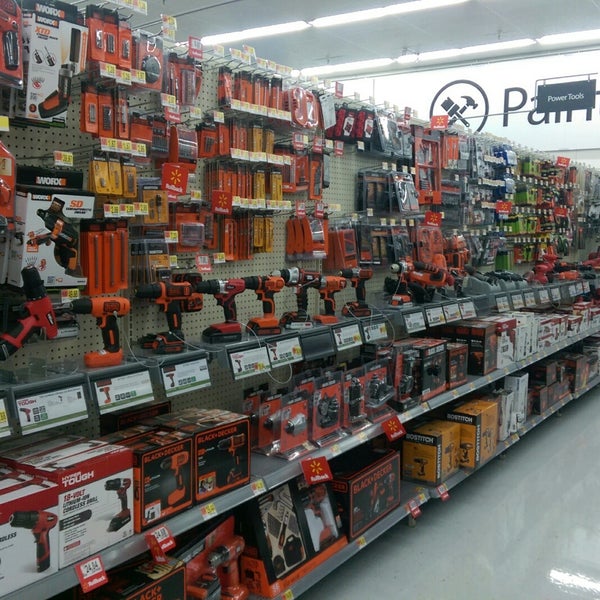 Walmart Supercenter Delafield, WI에서의 사진