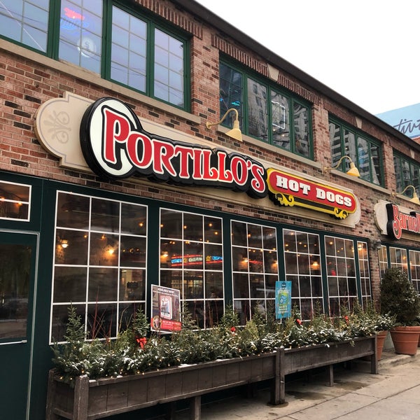 Photo taken at Portillo&#39;s by Omer Z. on 12/29/2018