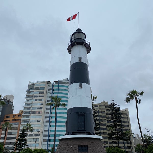 รูปภาพถ่ายที่ Faro de la Marina โดย Omer Z. เมื่อ 11/17/2019