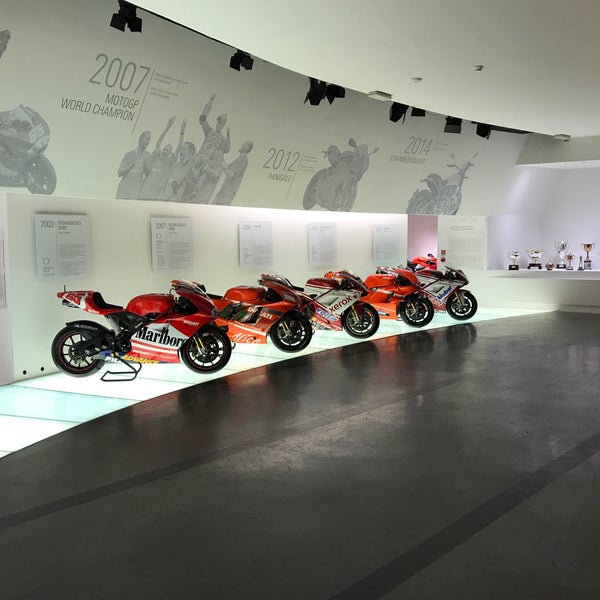 Снимок сделан в Ducati Motor Factory &amp; Museum пользователем Švytėjimas 12/1/2017